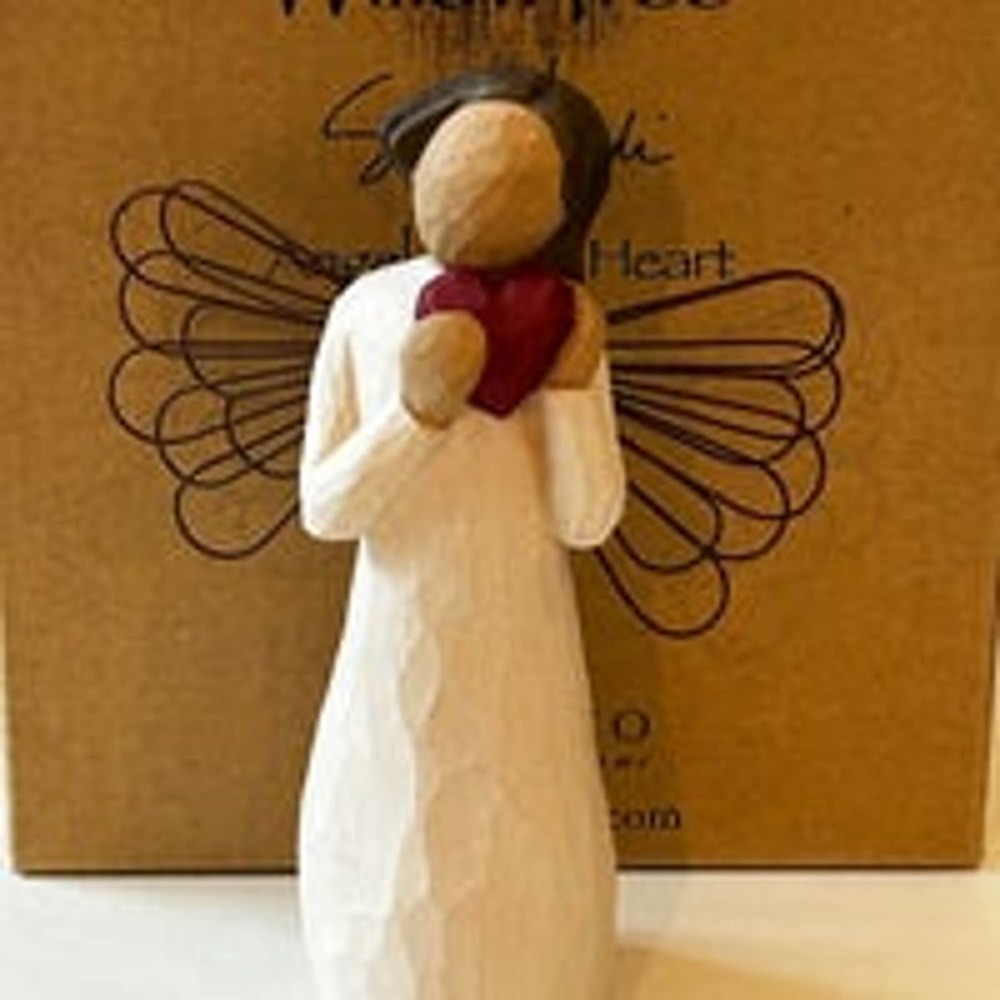 2000 Willow Tree ANGEL OF THE HEART Figure by Susan Lordi #26024